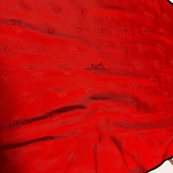 Red Hermes Bee Triangle Scarf - Picture 11 of 11